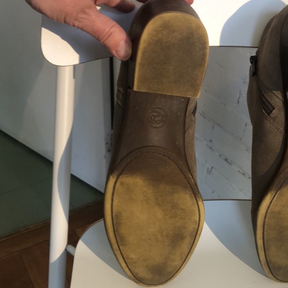Lucky Brand Ferolia Beige Suede Booties Size 10/European 42 - Picture 6 of 13